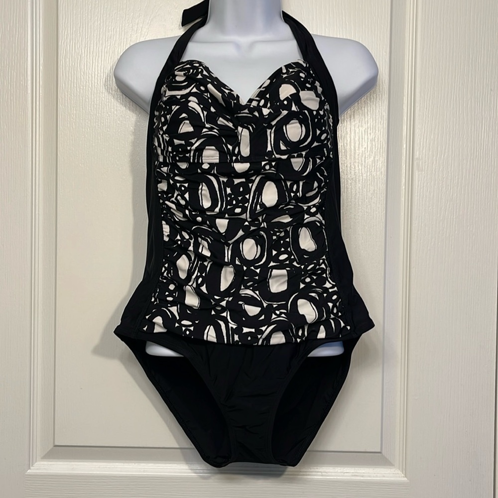 La Blanca Black/White Floral Halter Ruched Shirred Swimwear Size 12 EUC #7558 - Picture 2 of 11